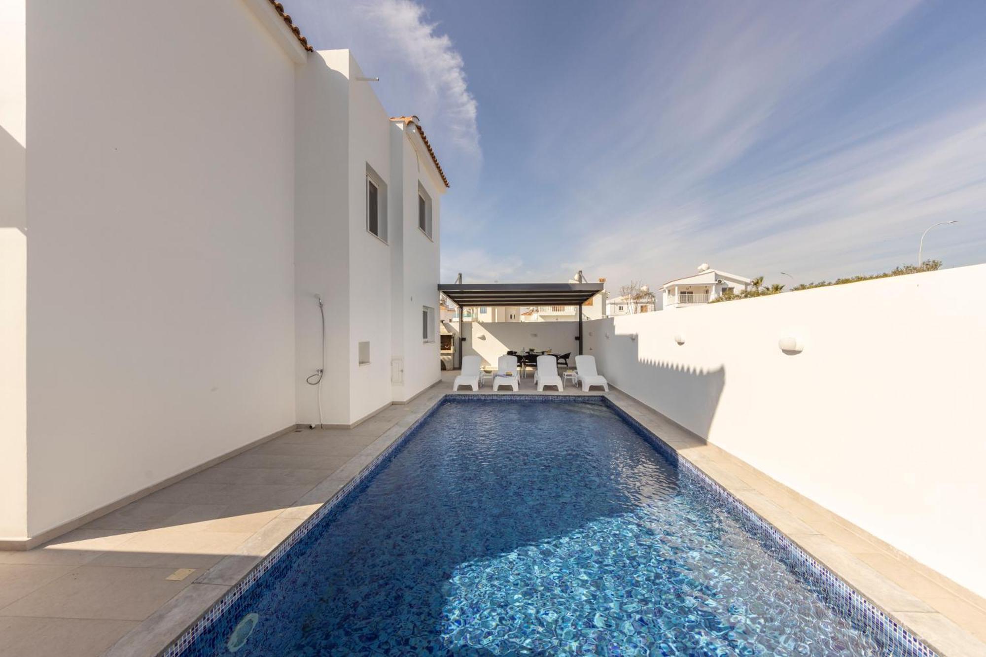 Antonieta Villa Agia Napa